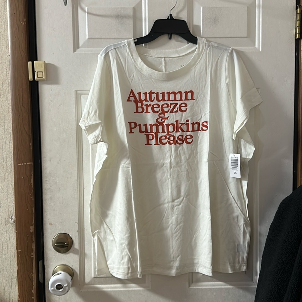 TORRID Autumn Vintage Cotton Crew Neck Tee: OFF-WHITE: NWT: SIZE 1